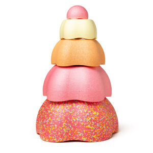 אבני דריכה צבעוניות – משחק שיווי משקל בצבע אדום